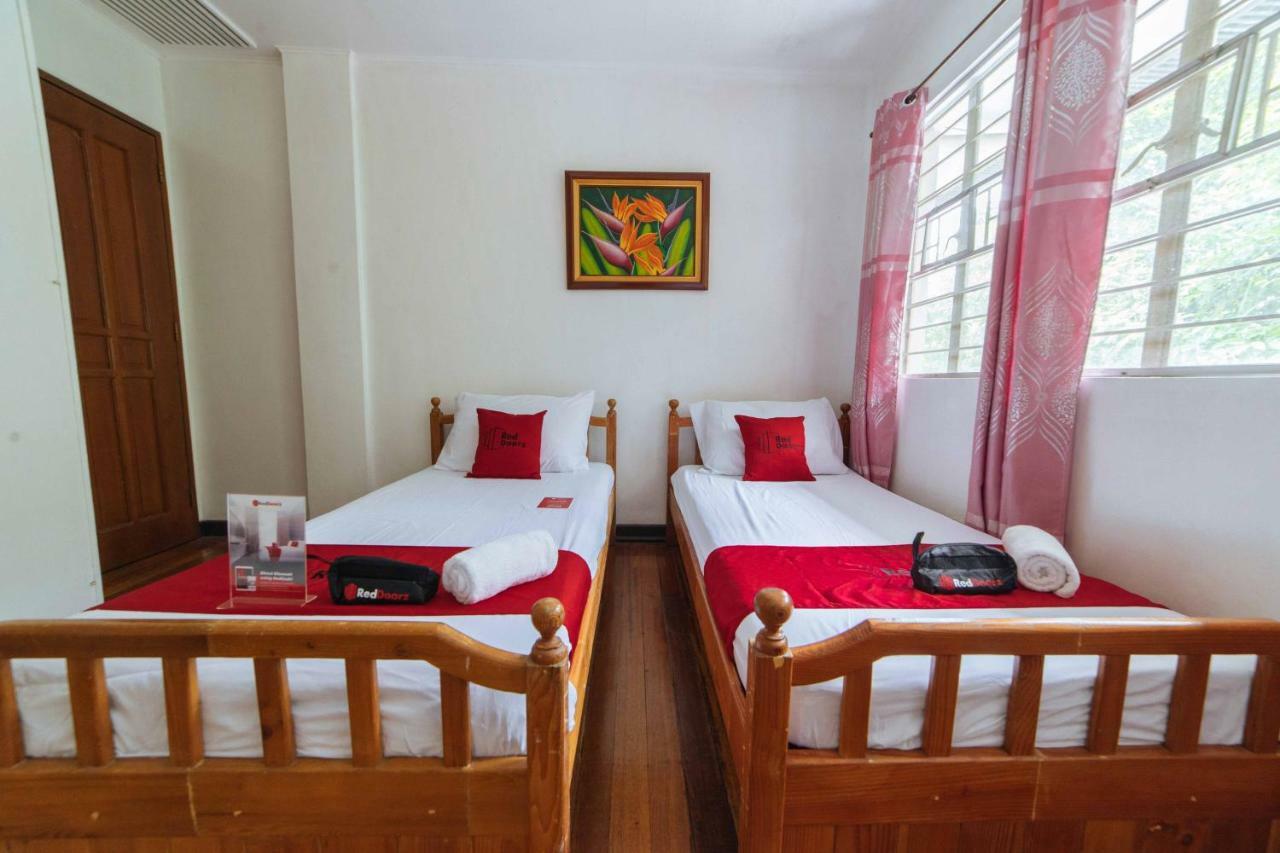 Bed and Breakfast Reddoorz @ East Mendez Tagaytay à Tagaytay City Extérieur photo
